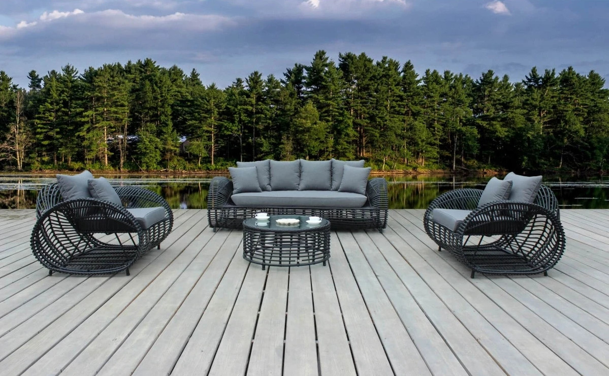 Meble ogrodowe z technorattanu – hit czy kit?